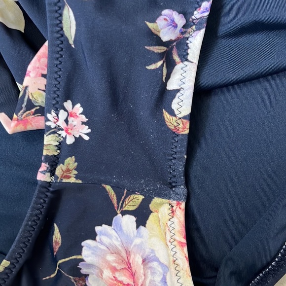 CUPSHE navy floral v neck swim suit - Picture 5 of 5